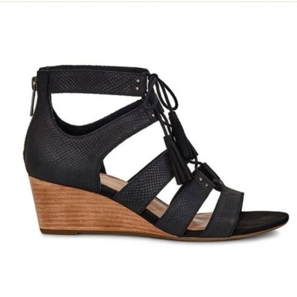 UGG Yasmin Snake Wedged Black Leather Sandals Sz 7.5 Fringes Shoelaces Boho - Picture 2 of 12